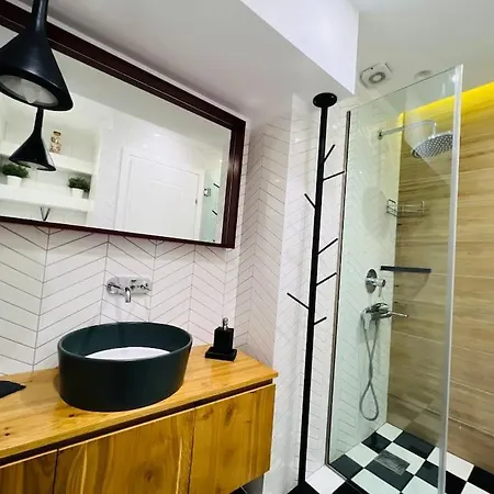 Redstripes * Saloniki