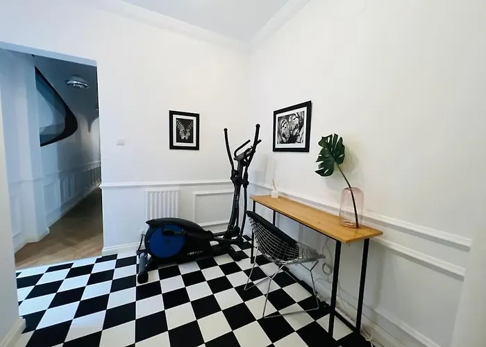 Daire Redstripes Selanik