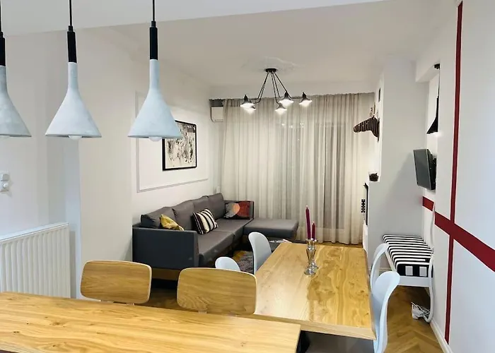 Redstripes Daire Selanik