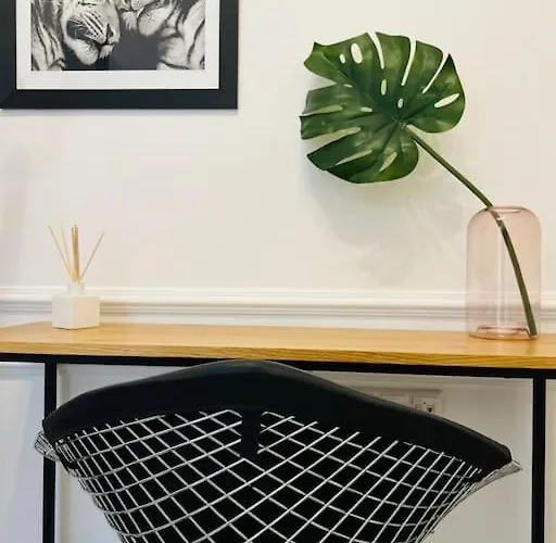 Redstripes Daire Selanik