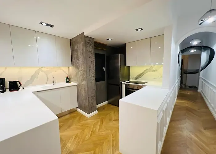 Redstripes Daire Selanik