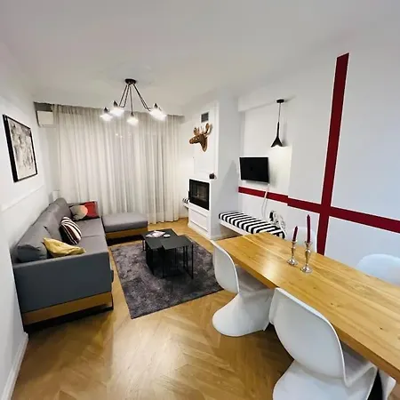 Redstripes 公寓 塞萨洛尼基