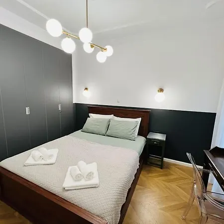 Redstripes * 塞萨洛尼基